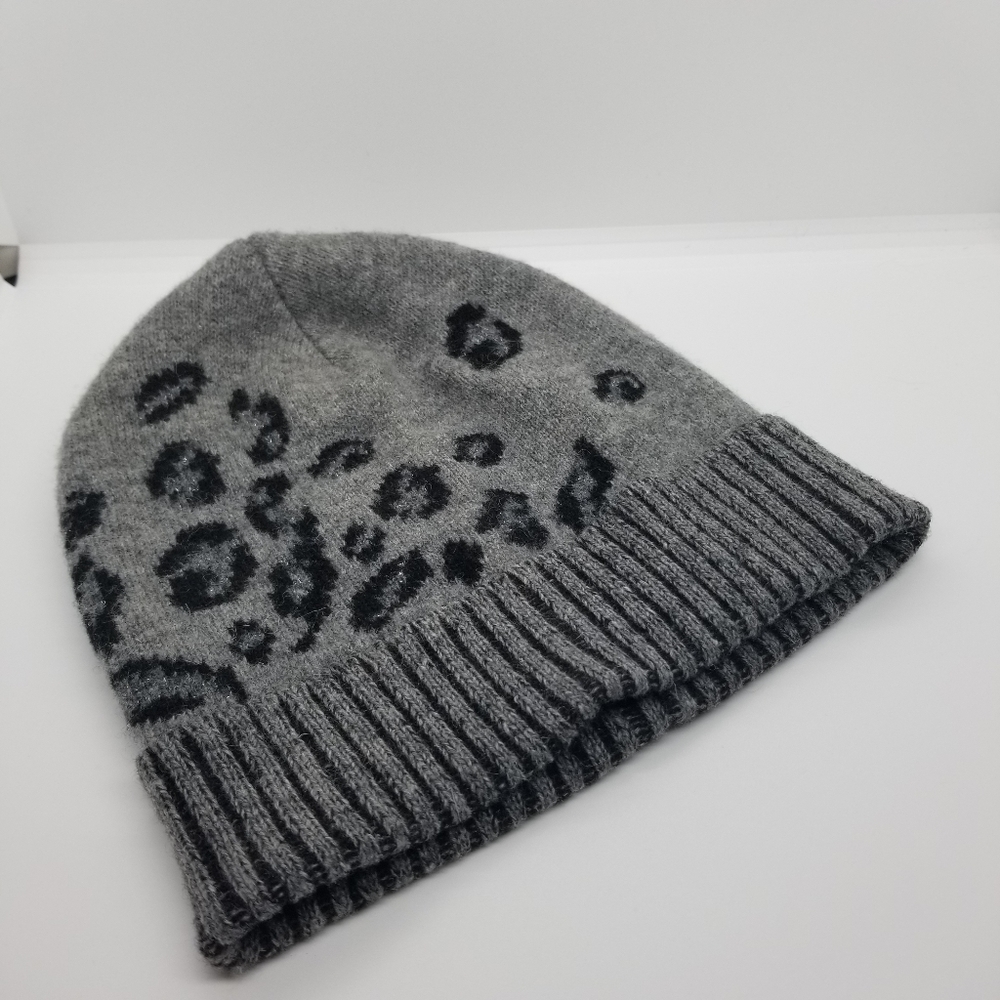 Laundry by Shelli Segal gray leopard beanie winter hat